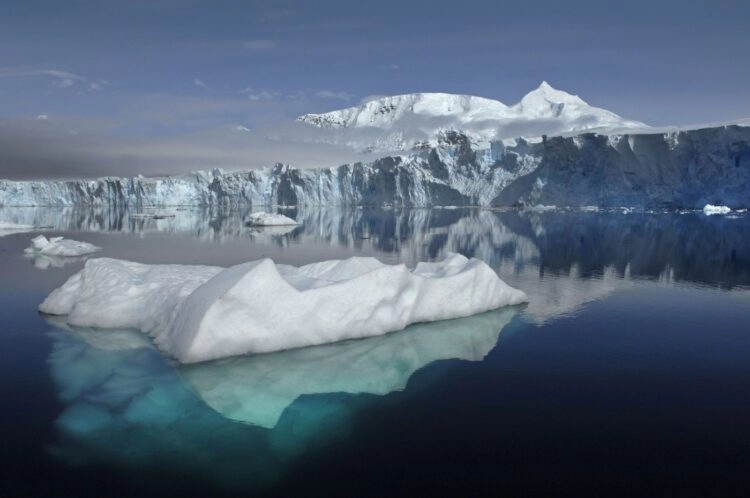 Ledena ploča na Antarktiku veličine Francuske iznenadno “skače” i do dvaput dnevno
